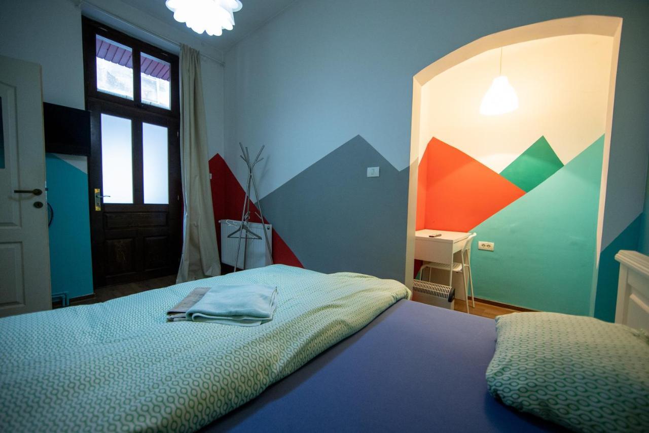 Hostel Cornel تيميشورا المظهر الخارجي الصورة