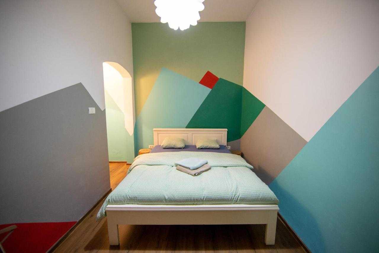 Hostel Cornel تيميشورا المظهر الخارجي الصورة