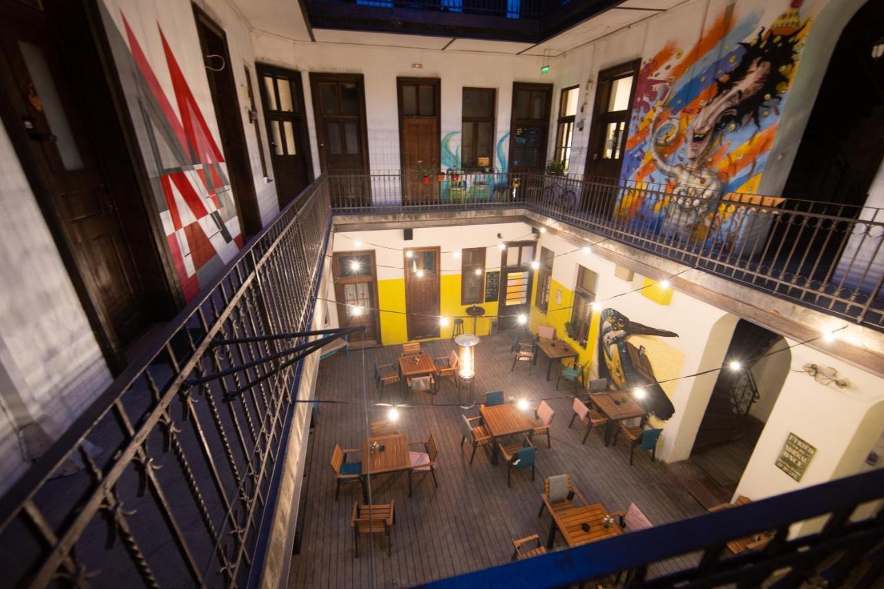 Hostel Cornel تيميشورا المظهر الخارجي الصورة