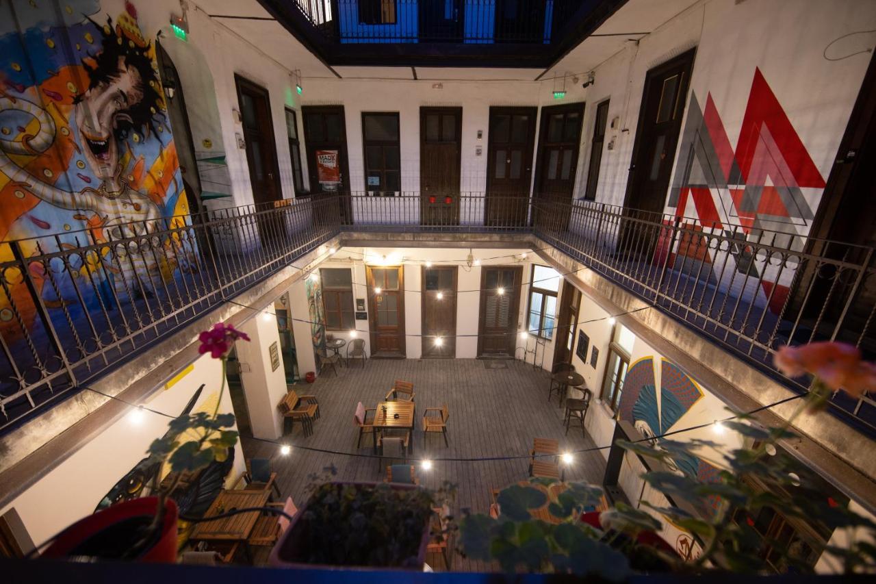 Hostel Cornel تيميشورا المظهر الخارجي الصورة