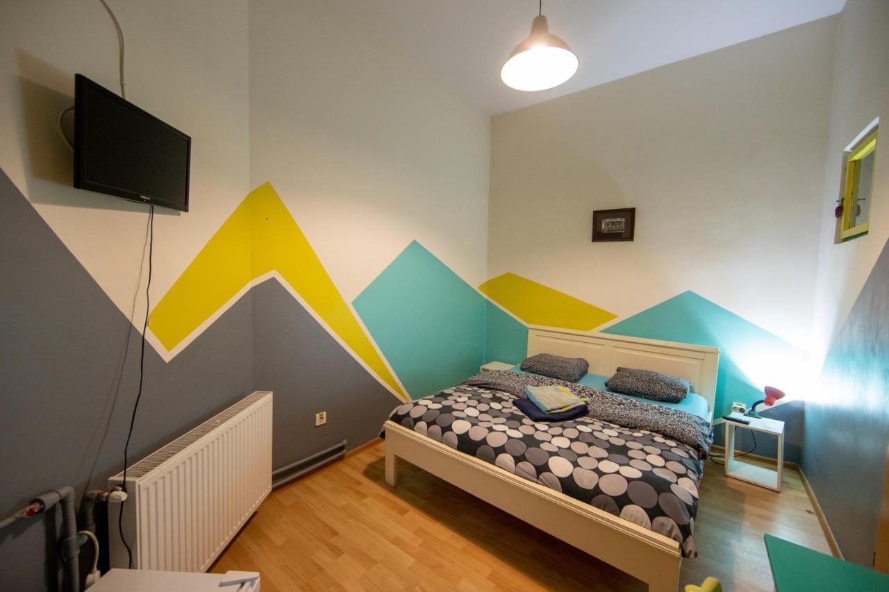 Hostel Cornel تيميشورا المظهر الخارجي الصورة