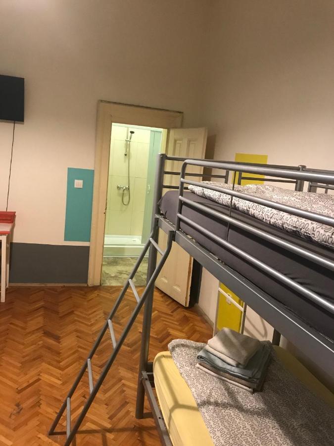 Hostel Cornel تيميشورا المظهر الخارجي الصورة